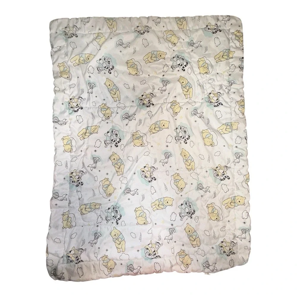 Lambs & Ivy Disney Winnie The Pooh Bear Hugs Baby Crib Comforter Quilted Blanket